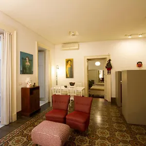 Appartamento Tre Vie Con Terrazzo Giardino Pensile, Catania